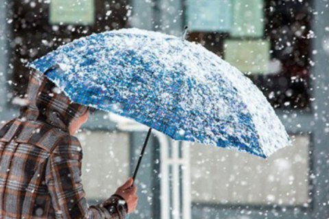 У більшості областей України сьогодні – сніг з дощем