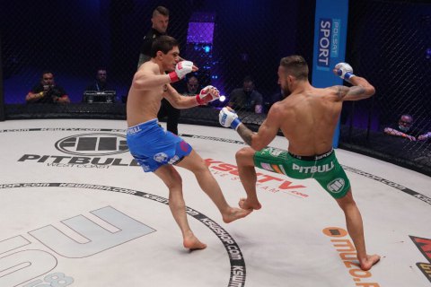 Російський боєць змішаних єдиноборств влаштував в октагоні бійку після свого бою на турнірі у Польщі