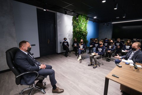 Єрмак провів для студентів екскурсію Офісом президента