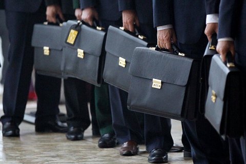 Набув чинності закон про конкурси у держслужбу з правками “під Вітренка”