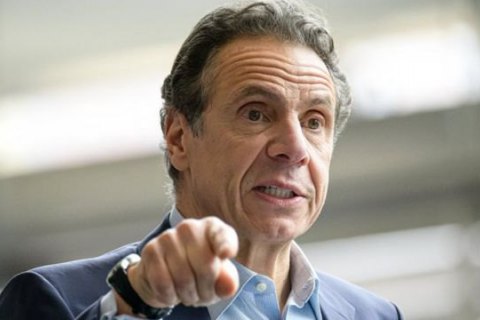 У Нью-Йорку почали розслідування щодо імпічменту губернатора штату Ендрю Куомо, якого звинуватили в домаганнях