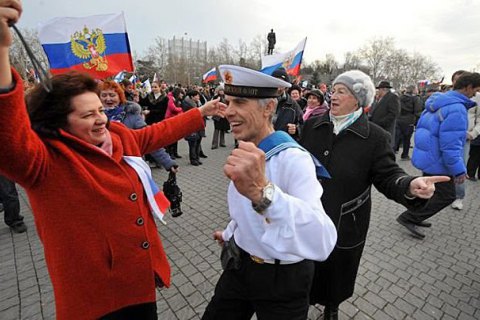 ​Окупаційна влада Криму скасувала заборону на масові заходи через річницю захоплення півострова