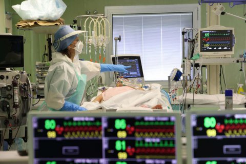 За добу в Україні зафіксували 9 642 нових випадки ковіду