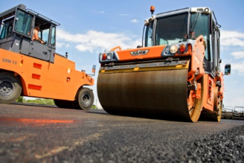 На Львівщині планують оновити 300 км доріг та 48 мостів