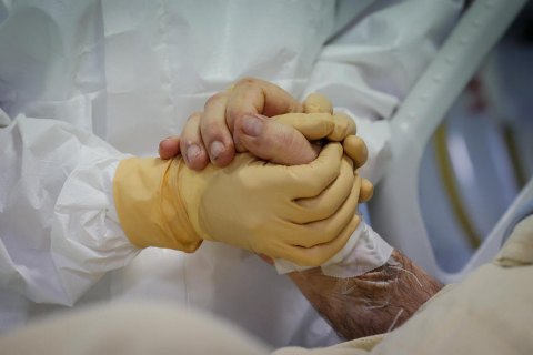 В Україні виявили 16 235 випадків ковіду за добу, померли 470 людей