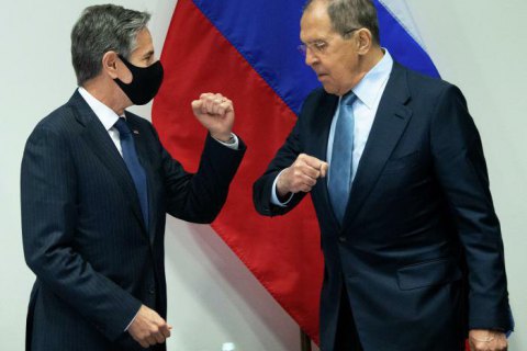 Блінкен висловив Лаврову “глибоку стурбованість” розгортанням російських військ в Україні та біля неї