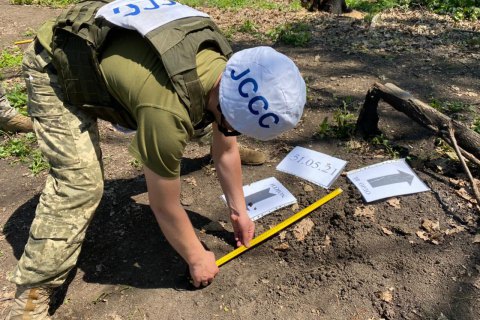 Окупанти на Донбасі дистанційно мінують українські населені пункти на підконтрольній території