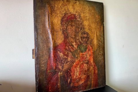 Унікальну старовинну ікону намагалися переслати до США під виглядом кухонної дошки