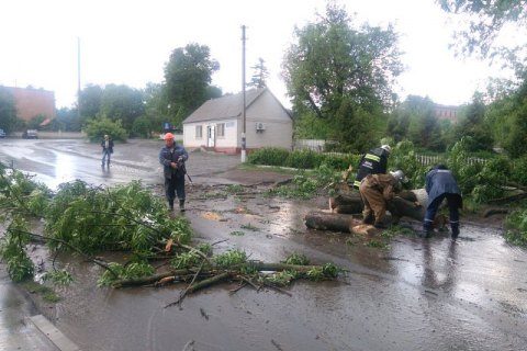 Унаслідок негоди в Україні загинули двоє людей, ще семеро травмовані