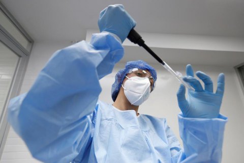 У неділю в Україні виявили 213 випадків ковіду, двоє людей померли