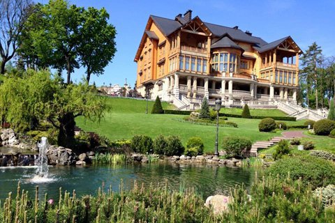 ВАКС дозволив заочно розслідувати присвоєння Януковичем та його сином “Межигір’я”