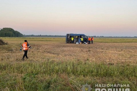 На трасі під Києвом автобус із паломниками-хасидами потрапив у ДТП, є загиблий