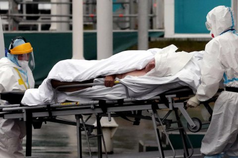 У неділю ковід підтвердили у 14,6 тис. українців, госпіталізували 3,9 тис. осіб