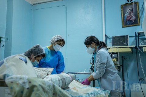 Ковід в Україні: за добу 24 тис. захворілих і майже 22 тис. одужалих