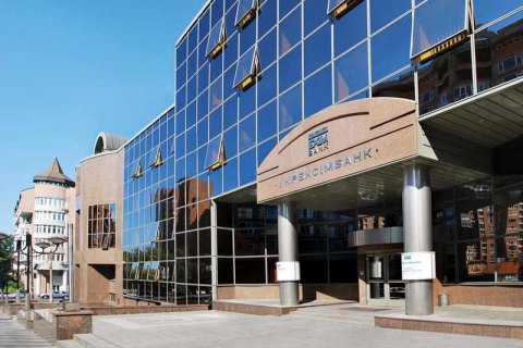 Укрексімбанк звільнив двох обвинувачених у справі про напад на журналістів “Схем”