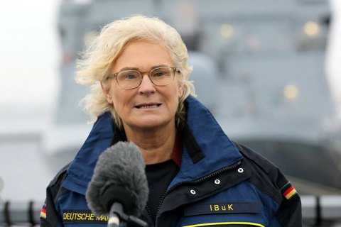 Міністр оборони Німеччини не бачить зв’язку між “Північним потоком-2” та деескалацією