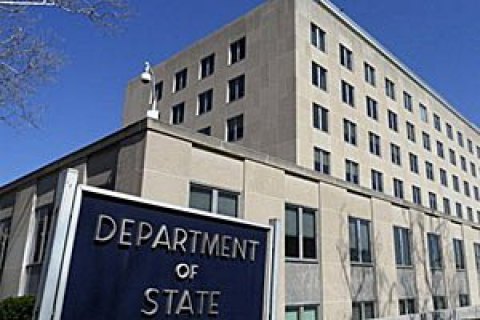 Держдеп США офіційно дозволив виїзд своїх дипломатів із України та зобовʼязав поїхати їхніх родичів