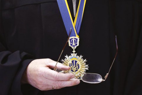 Киянина, який погрожував судді у фейсбуці, засудили до одного року позбавлення волі