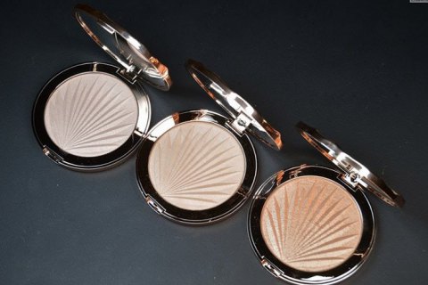 Шкіра, що сяє під будь-яким кутомРеклама