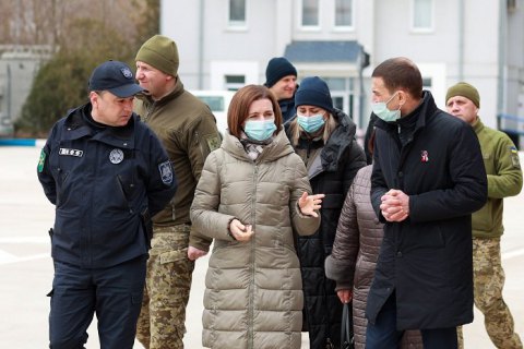 Президентка Молдови відвідала пункт пропуску на кордоні з Україною