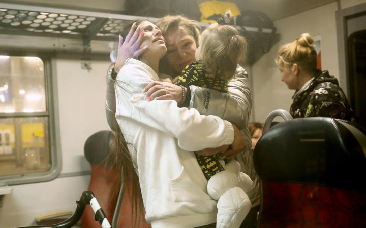 У Байдена готують план переселення вразливих категорій українців