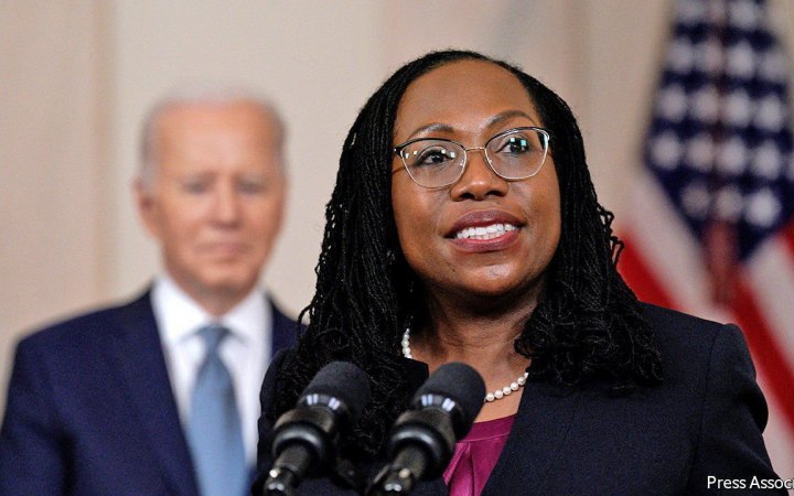 Суддею Верховного суду США уперше стала чорна жінка