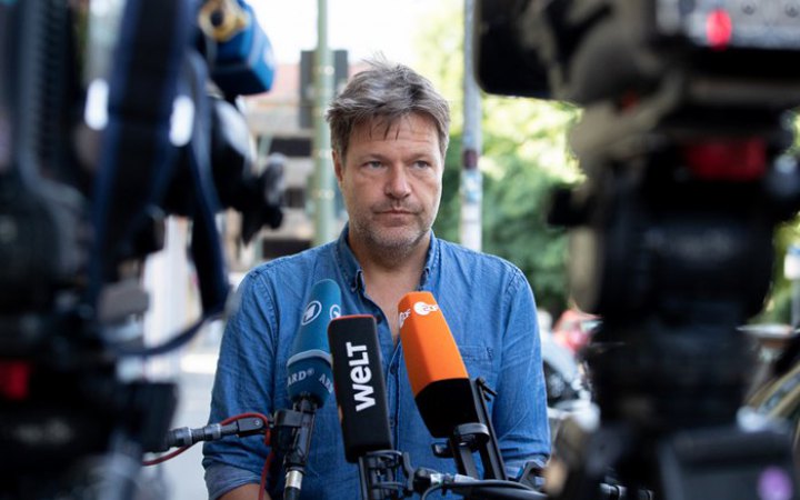 Міністр економіки Німеччини закликав Європу збільшити поставки зброї в Україну