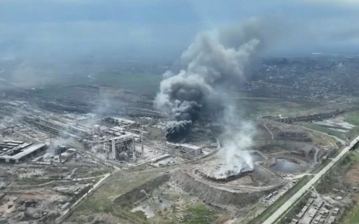 За підтримки авіації противник поновив наступ на завод