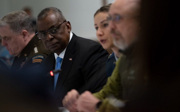 Голова Пентагону проінформував Резнікова про розмову з міністром оборони Росії