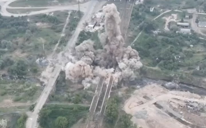 На Луганщині підірвано міст для сповільнення наступу окупантів на Сєвєродонецьк