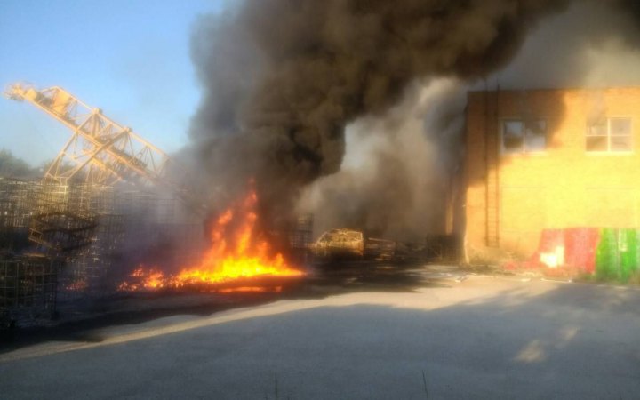 Масштабна пожежа в Пологах ліквідована, – ОВА