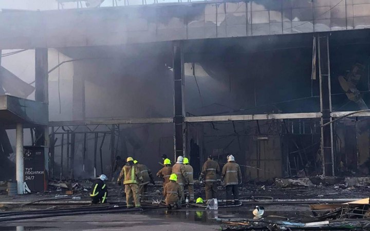 Виручка касових апаратів у ТРЦ