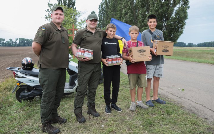 Нацгвардія доставила гуманітарну допомогу до дитячого будинку