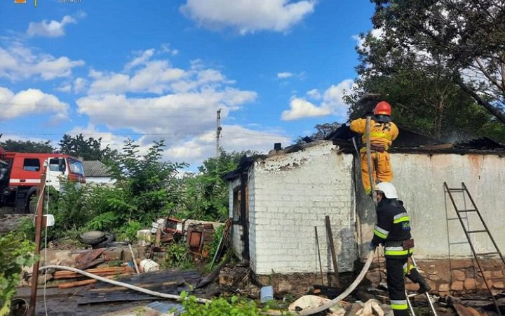 Через ворожі обстріли на Миколаївщині горіли склади із зерном, підприємство і будинок