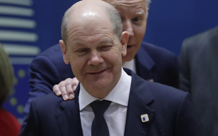 Байден обговорив із Шольцом допомогу Україні та ядерні погрози РФ, – Білий дім