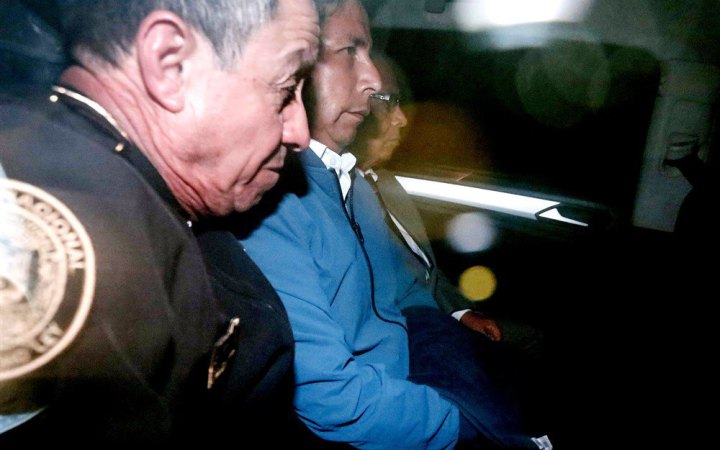 Президента Перу заарештували за звинуваченням у спробі держперевороту через розпуск ним парламенту