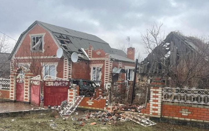 Уночі росіяни обстріляли два райони Донеччини: пошкоджені приватні будинки і підприємство