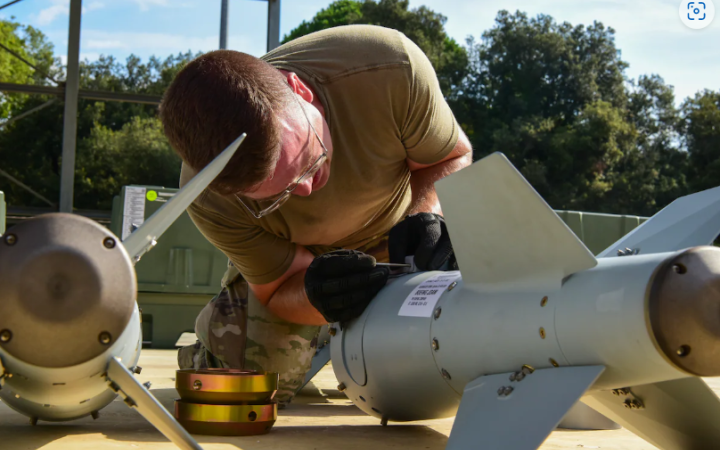 США планують відправити в Україну комплекти “розумних бомб”, – Washington Post