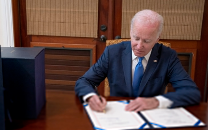 Байден підписав бюджет США на 2023 рік з 45 млрд для України