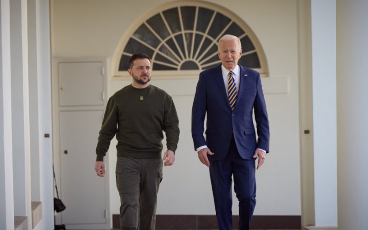 Зеленський просив у Байдена сучасні танки та винищувачі, – Politico