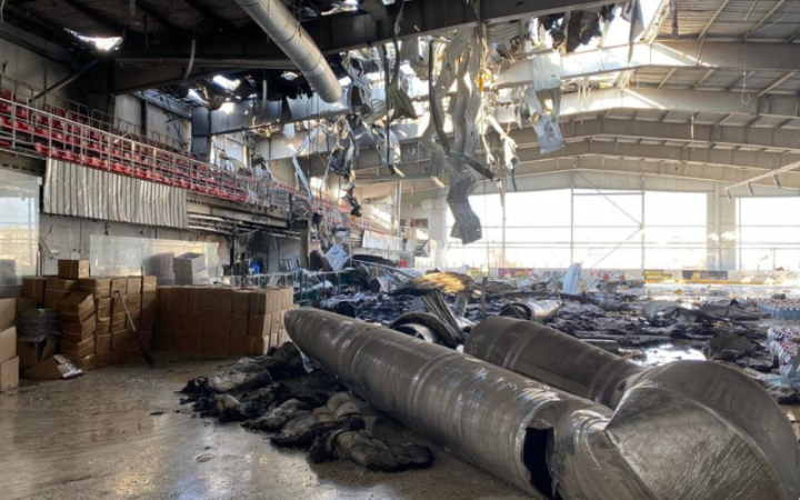 Кулеба запросив спортивних чиновників відвідати зруйнувану РФ льодову арену