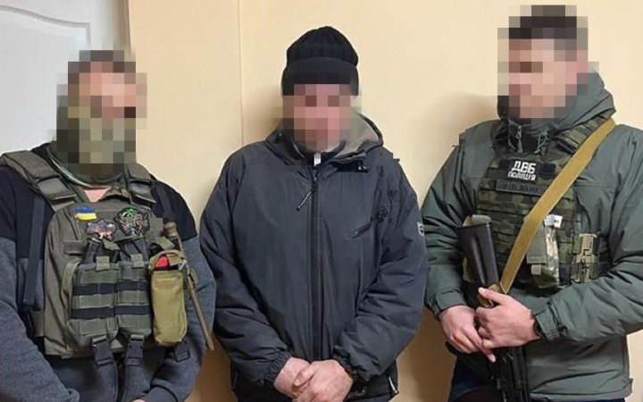 СБУ затримала у Херсоні колаборанта при спробі втекти на окупований берег Дніпра