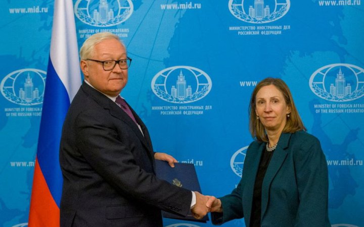 Росія звинувачує посольство США у “фейкових новинах” щодо України та погрожує видворити дипломатів