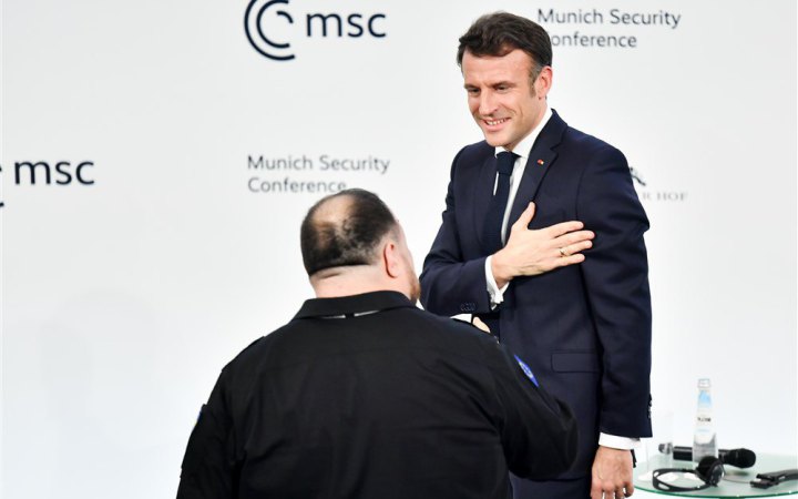 Франція хоче поразки Росії у війні, але не хоче її “знищення”, – Макрон