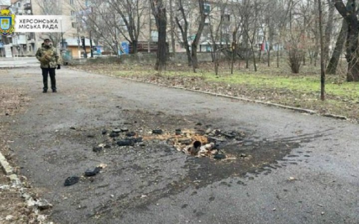 Росіяни обстріляли з “Градів” і важкої артилерії Херсонщину: загинули троє людей