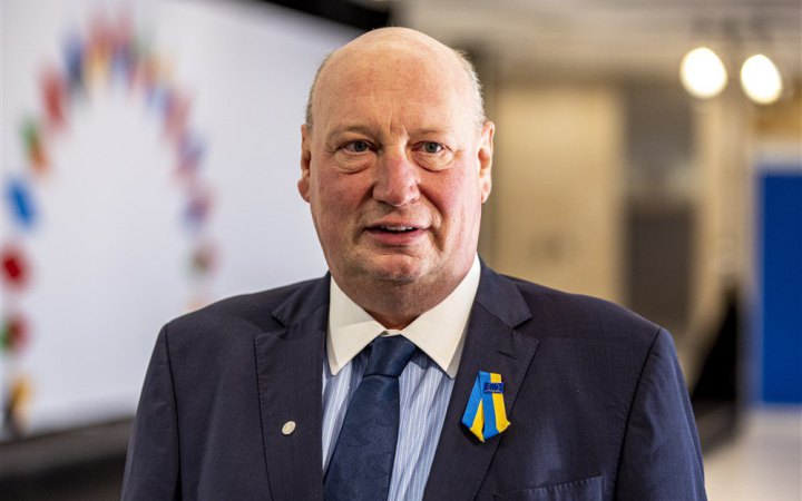 ЄС змінює правила подорожей для високопосадовців після скандалу з безкоштовними польотами до Катару