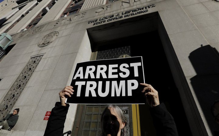 У Нью-Йорку звели барикади навколо суду, який розглядає справу Трампа