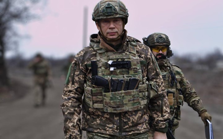 Бої за Бахмут тривають. Ситуація на даний час контрольована, – командувач Сухопутних військ