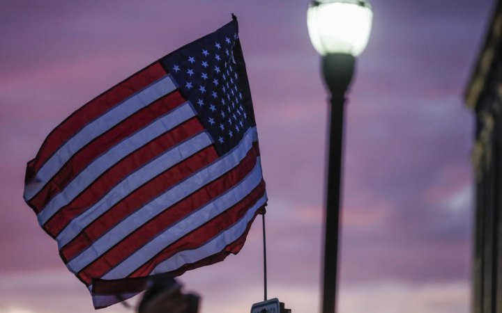 США евакуювали співробітників посольства у Судані