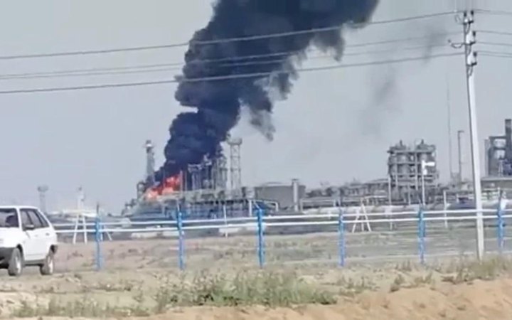 В Росії заявили про атаку безпілотника на Новошахтинський НПЗ, пов’язаний із Медведчуком